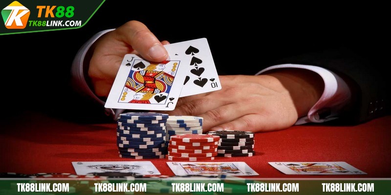 Chọn bàn phù hợp trình độ là kinh nghiệm chơi poker thắng lớn cho tân binh