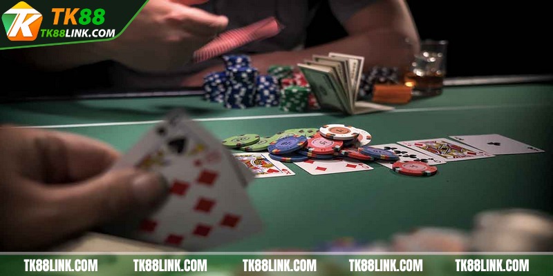 Thứ hạng tay bài phổ biến trong các chơi và tính điểm game bài poker