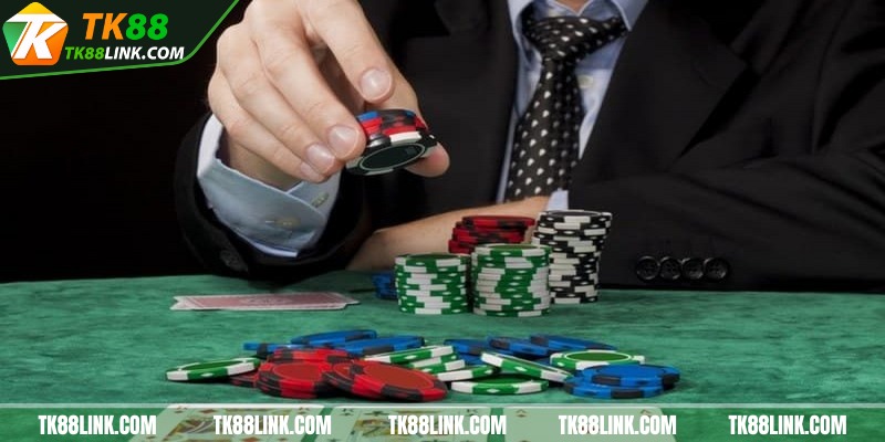 Định nghĩa và tổng quan về poker bịp cho người mới chưa có đủ kiến thức